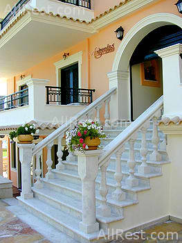 Andreolas Luxury Suites 3